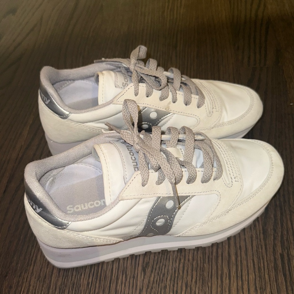 Saucony Jazz White and Silver Sneakers